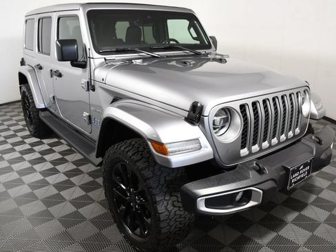 Used 2021 Jeep Wrangler Unlimited Sahara w/ Cold Weather Group AWD/4WD image 9
