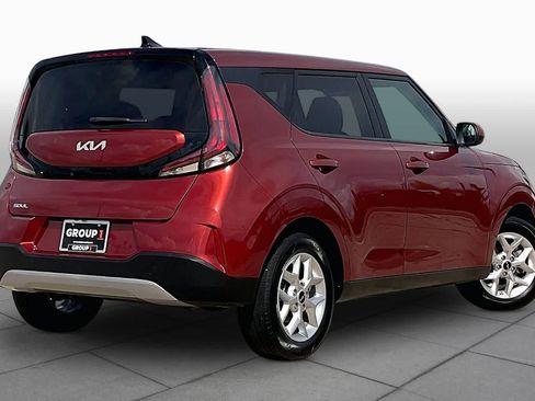 Used 2024 Kia Soul LX w/ Option Group 015 FWD image 12