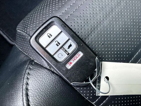 Used 2020 Honda CR-V Touring image 15