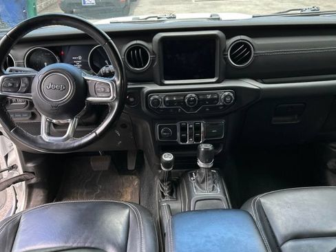 Used 2022 Jeep Wrangler Unlimited Sahara w/ Cold Weather Group AWD/4WD image 14