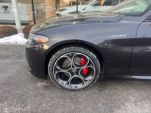 Used 2025 Alfa Romeo Giulia AWD image 20