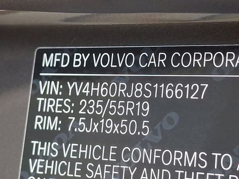 New 2025 Volvo XC60 T8 Core w/ Climate Package image 20