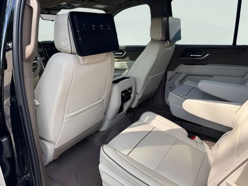 New 2026 GMC Yukon XL Denali AWD/4WD image 17