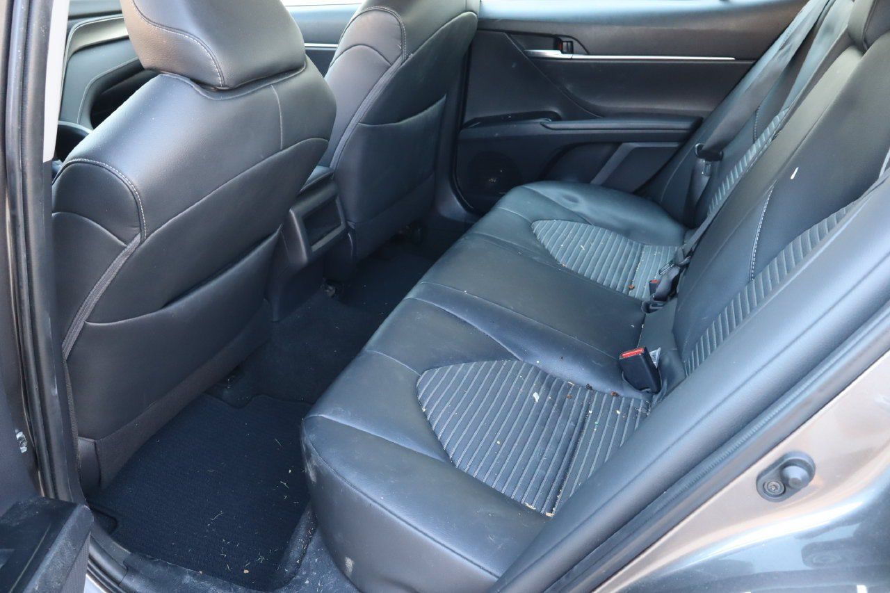 Used 2019 Toyota Camry SE FWD image 5