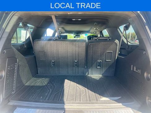 Used 2023 Chevrolet Suburban Premier AWD/4WD image 22