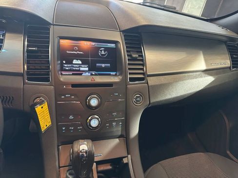 Used 2014 Ford Taurus SEL w/ Equipment Group 201A FWD image 25