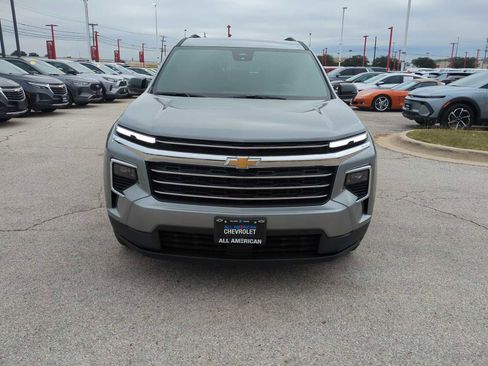 Used 2026 Chevrolet Traverse LT w/ Driver Confidence Package image 3