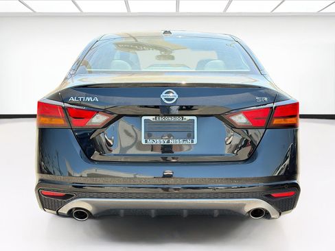 Used 2020 Nissan Altima 2.5 SR w/ Premium Package FWD image 5
