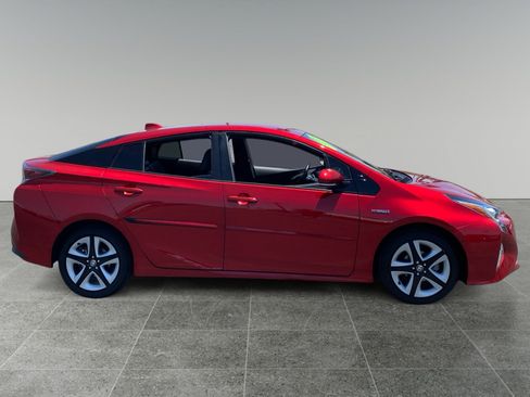 Used 2017 Toyota Prius Four Touring w/ Premium Convenience Package FWD image 6