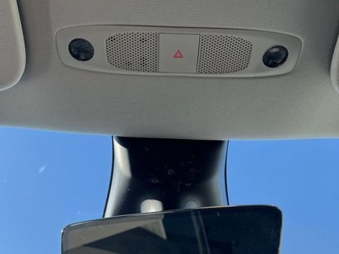 Used 2022 Tesla Model Y Performance image 41