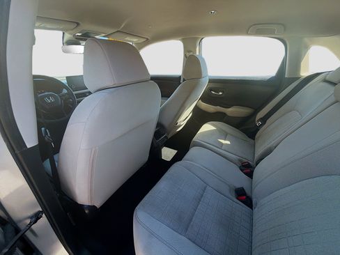 Used 2024 Honda HR-V LX image 23