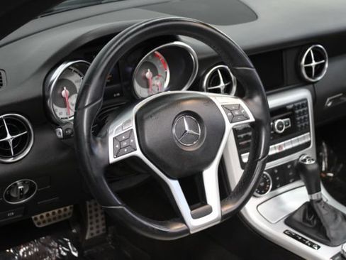 Used 2014 Mercedes-Benz SLK 250 image 18