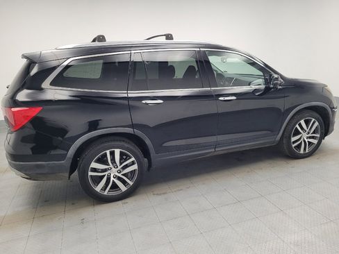 Used 2017 Honda Pilot Touring image 10