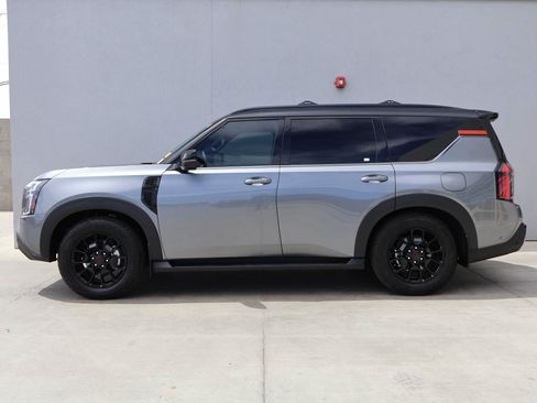 Used 2025 Nissan Armada PRO-4X AWD/4WD image 2