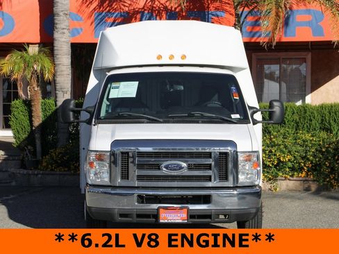 Used 2018 Ford E-350 and Econoline 350 Super Duty w/ Power Windows & Locks Group image 3