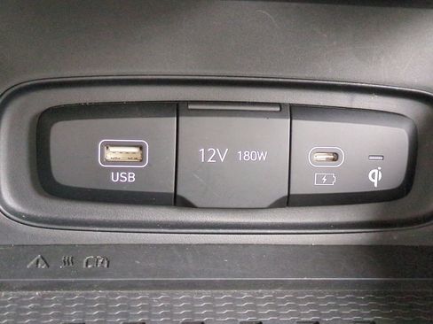 Certified 2023 Hyundai Venue Limited image 21