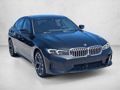 Used 2026 BMW 330i Sedan w/ M Sport Package RWD image 5