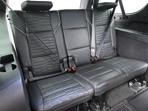 Used 2021 Cadillac Escalade ESV Premium Luxury Platinum image 24