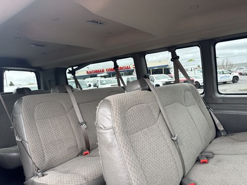 Used 2020 Chevrolet Express 3500 LT w/ LT Preferred Equipment Group RWD image 4