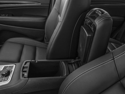 Used 2017 Jeep Grand Cherokee Limited w/ Luxury Group II AWD/4WD image 18
