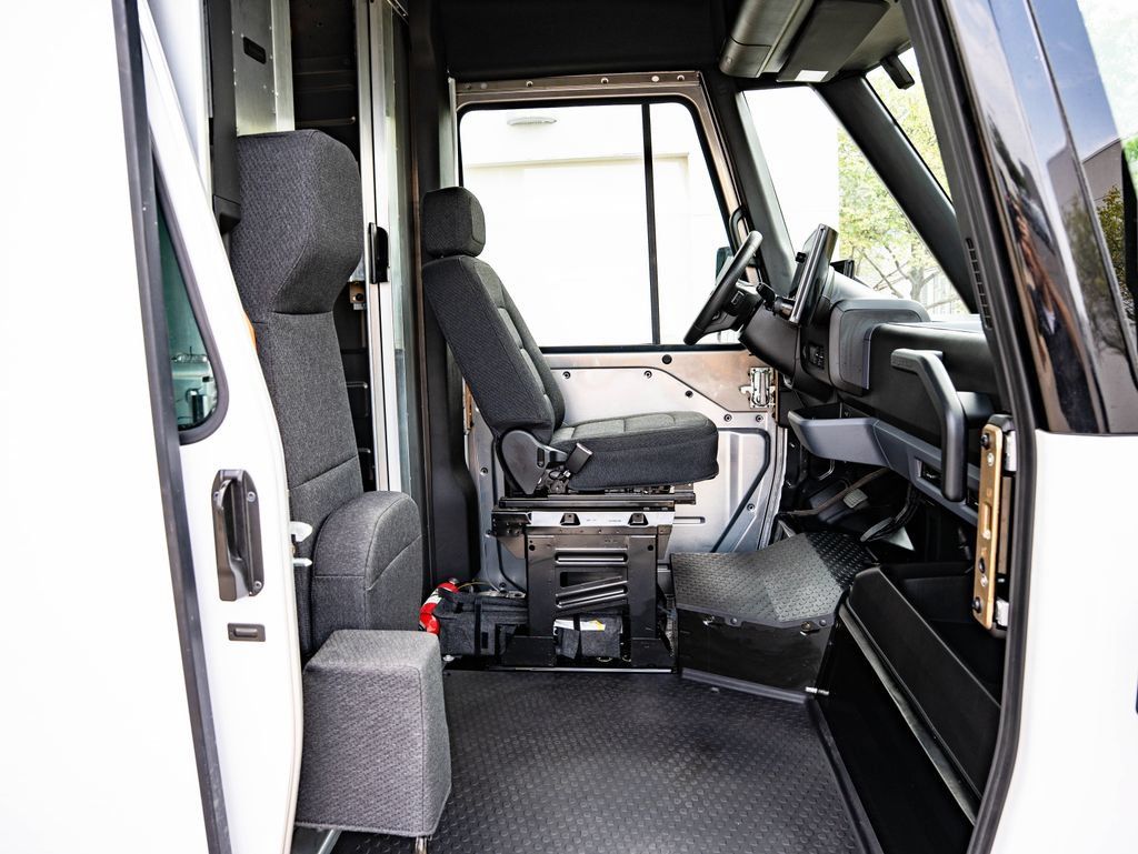 Used 2025 Chevrolet Brightdrop 400 FWD image 21