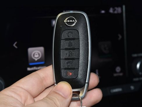 Used 2025 Nissan Pathfinder SV AWD/4WD image 17