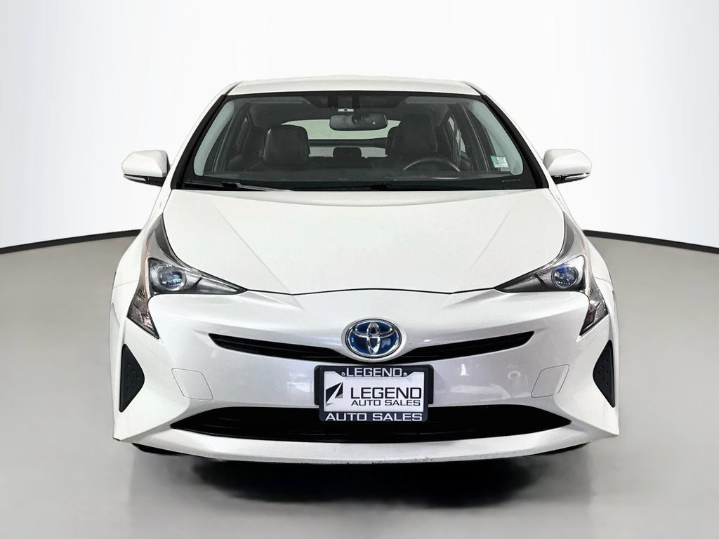 Used 2016 Toyota Prius Four FWD image 2