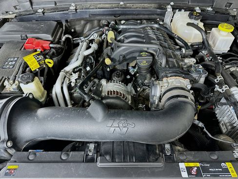 Used 2023 Jeep Gladiator Sport AWD/4WD image 32