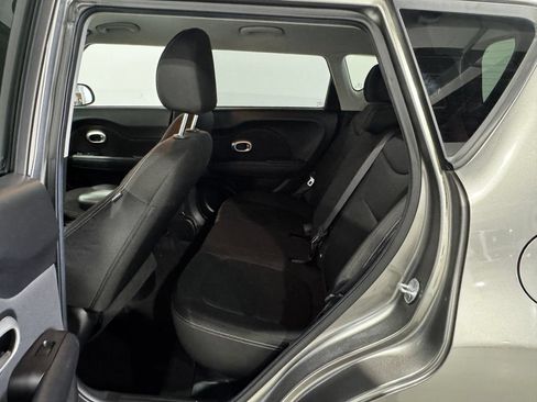Used 2016 Kia Soul FWD image 17