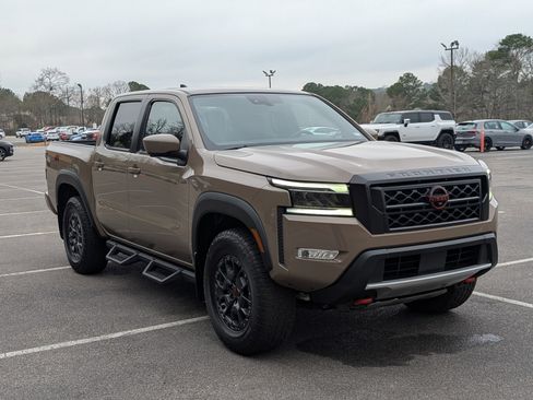 Used 2023 Nissan Frontier PRO-4X w/ Pro-4X Premium Package image 11