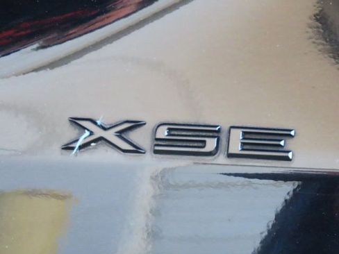 Used 2021 Toyota Avalon XSE image 18