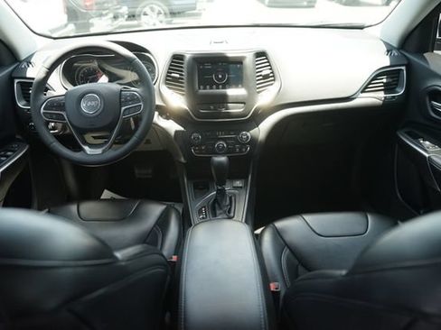 Used 2020 Jeep Cherokee Latitude Plus FWD image 21