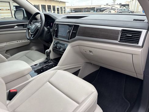 Used 2019 Volkswagen Atlas SEL FWD image 30