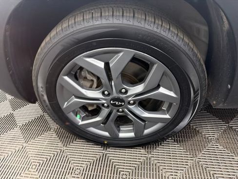 Certified 2024 Kia Seltos LX AWD/4WD image 30