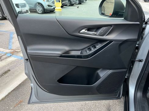 Used 2025 Chevrolet Equinox LT image 20