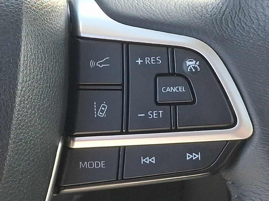 Certified 2025 Toyota Sienna XLE FWD image 29