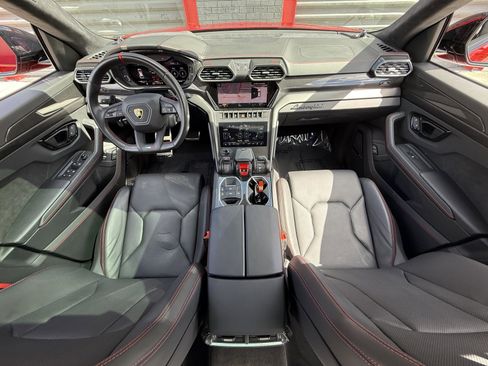 Used 2023 Lamborghini Urus S image 31