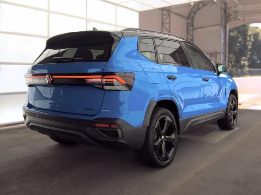 Used 2025 Volkswagen Taos SE AWD/4WD image 4