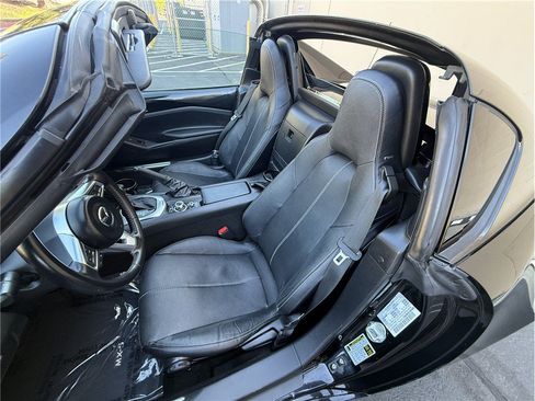 Used 2021 MAZDA MX-5 Miata RF Grand Touring RWD image 16