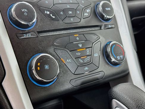 Used 2016 Ford Fusion SE FWD image 14