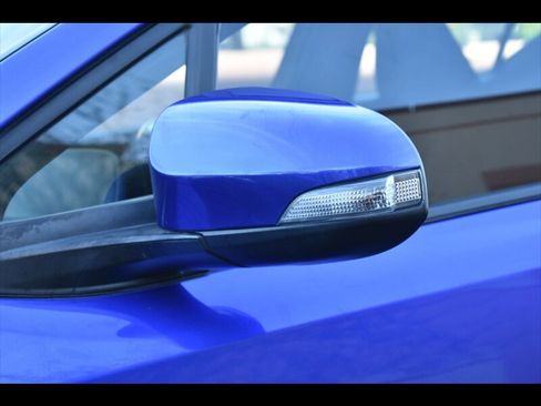 Used 2018 Toyota C-HR XLE image 45