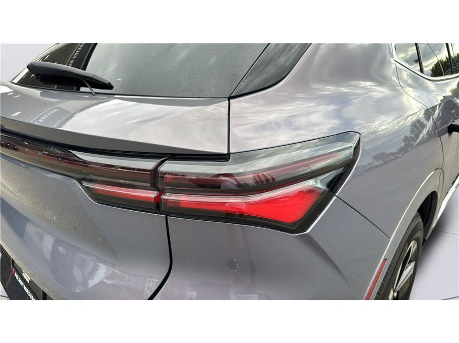 Used 2024 Chevrolet Equinox EV LT FWD image 40
