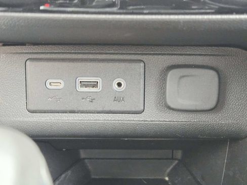 Used 2023 Buick Encore GX Select AWD/4WD image 27