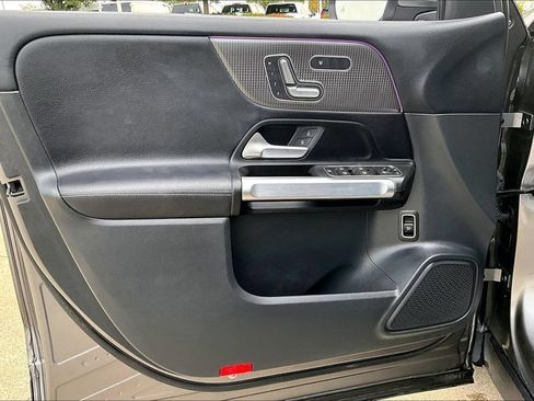 Used 2022 Mercedes-Benz GLB 250 w/ Premium Package Lite image 14
