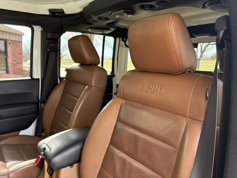 Used 2012 Jeep Wrangler Unlimited Rubicon w/ Connectivity Group image 20