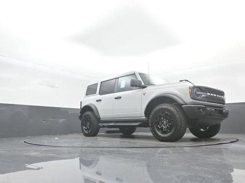 New 2026 Ford Bronco Badlands AWD/4WD image 32