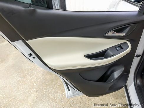 Used 2025 Buick Encore GX Avenir w/ Avenir Technology Package image 19