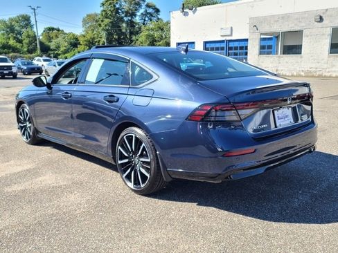 Used 2024 Honda Accord Touring image 2