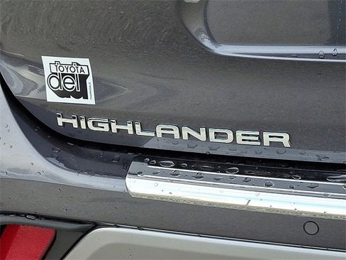 Used 2023 Toyota Highlander Platinum image 33