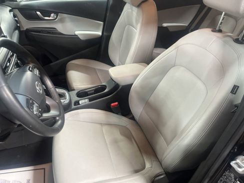 Used 2023 Hyundai Kona Limited image 7